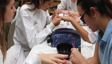 Mejorar profesionalmente: Aquí tienes 5 cursos de FP en Estética Integral y Bienestar
