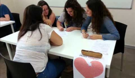 ¿Te interesa estudiar en el Curso de FP Laboratorio de Diagnóstico Clínico?: te enseñamos lo que cuentan los Especialistas